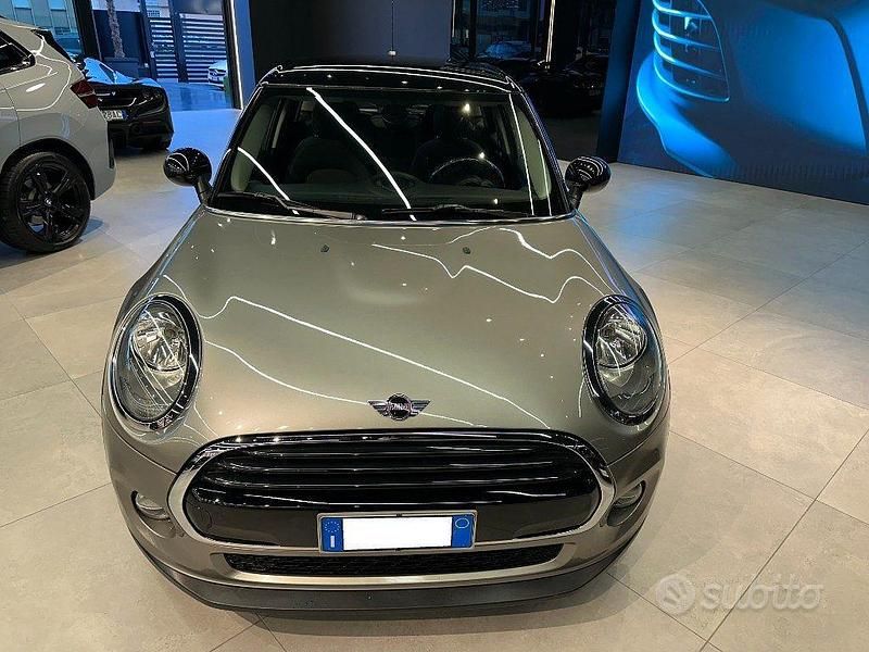 Grigio metallizzato Usata 2017 Mini Cooper Utilitaria | 11.990 € (Buon prezzo) - Immagine 1/4