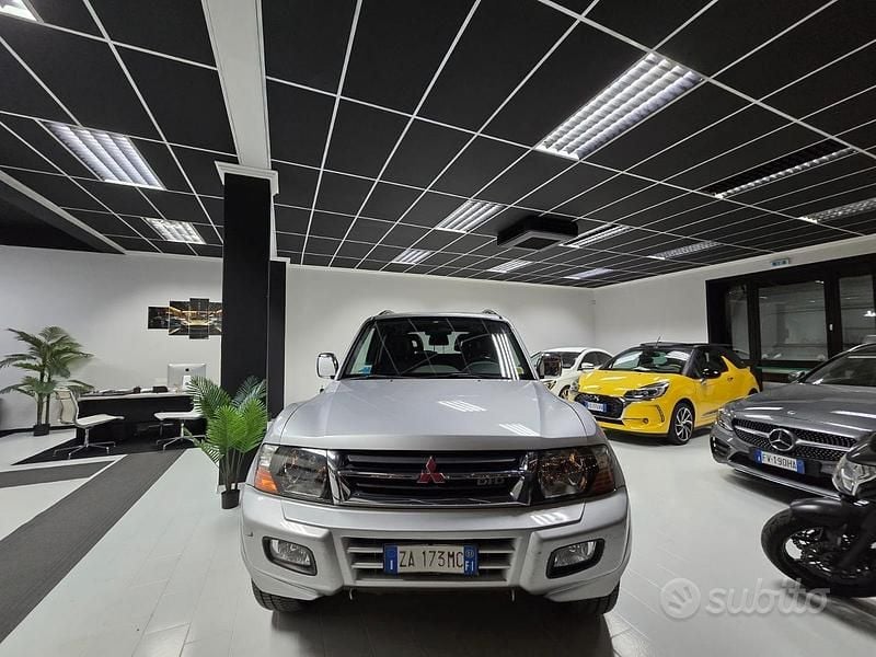 Usata Mitsubishi Pajero 160 CV (117 kW) 2003 Grigio SUV