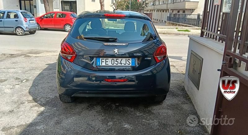 Usata Peugeot 208 Allure 82 CV (60 kW) 2016 Grigio Utilitaria