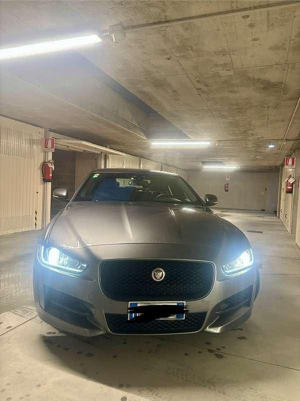 Usata Jaguar XE R-Sport 179 CV (131 kW) 2018 Berlina