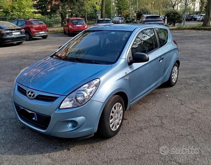 Usata Hyundai i20 78 CV (57 kW) 2009 Blu Utilitaria