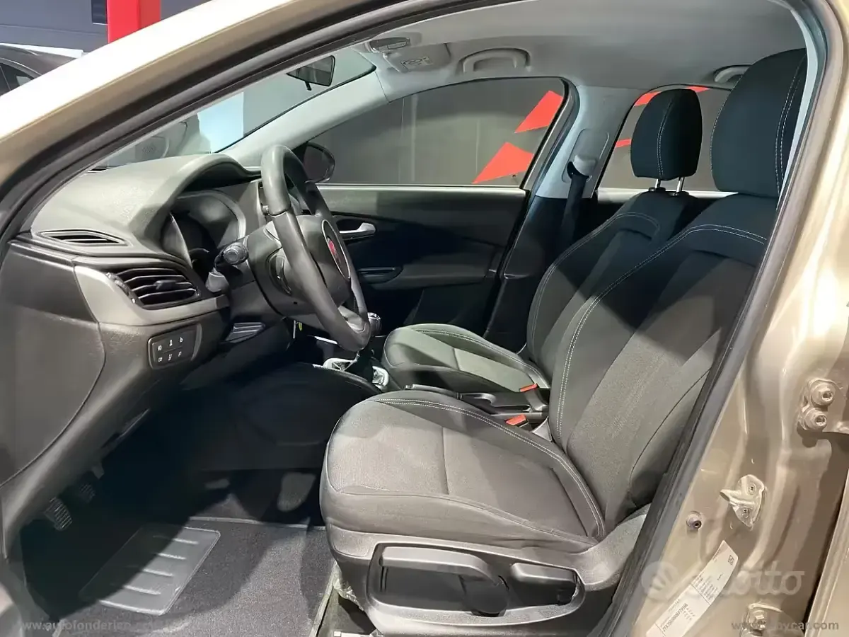 Usata Fiat Tipo Easy 120 CV (88 kW) 2017 Berlina