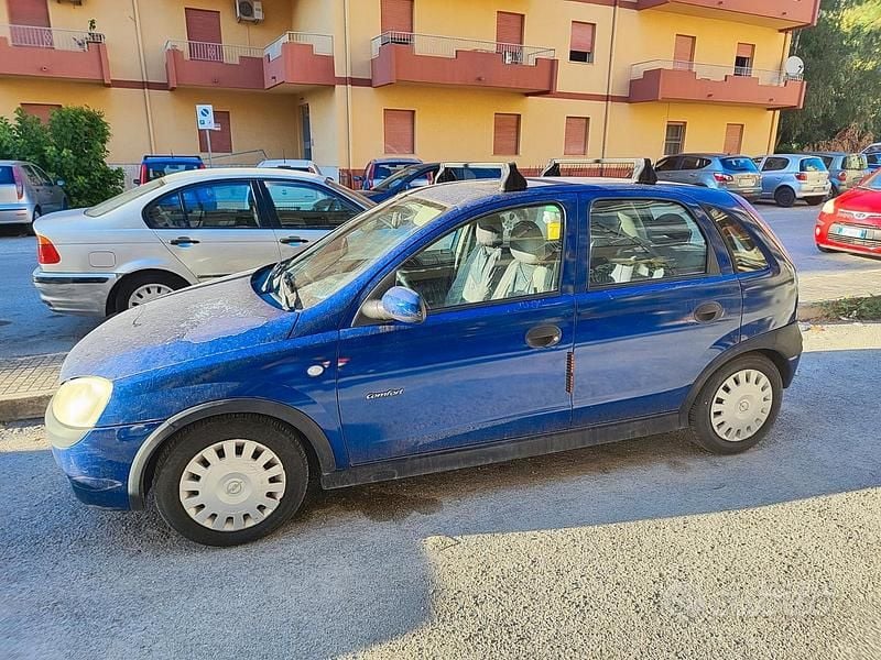 Usata Opel Corsa 2002 Blu Berlina
