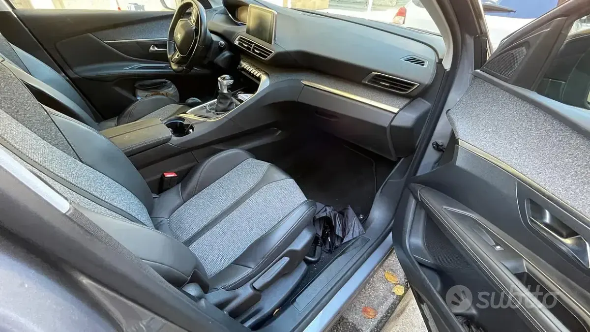 Usata Peugeot 3008 Allure 131 CV (96 kW) 2018 Grigio SUV