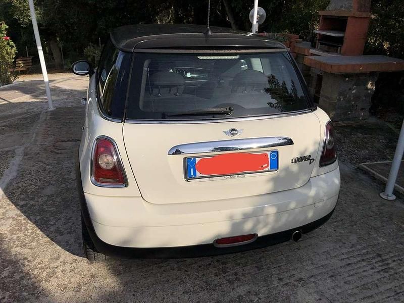 Usata Mini Cooper D 109 CV (80 kW) 2010 Beige Utilitaria