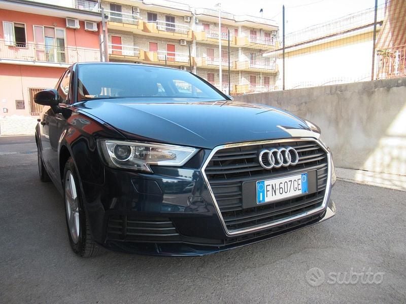 Usata Audi A3 Business 150 CV (110 kW) 2018 Blu Berlina