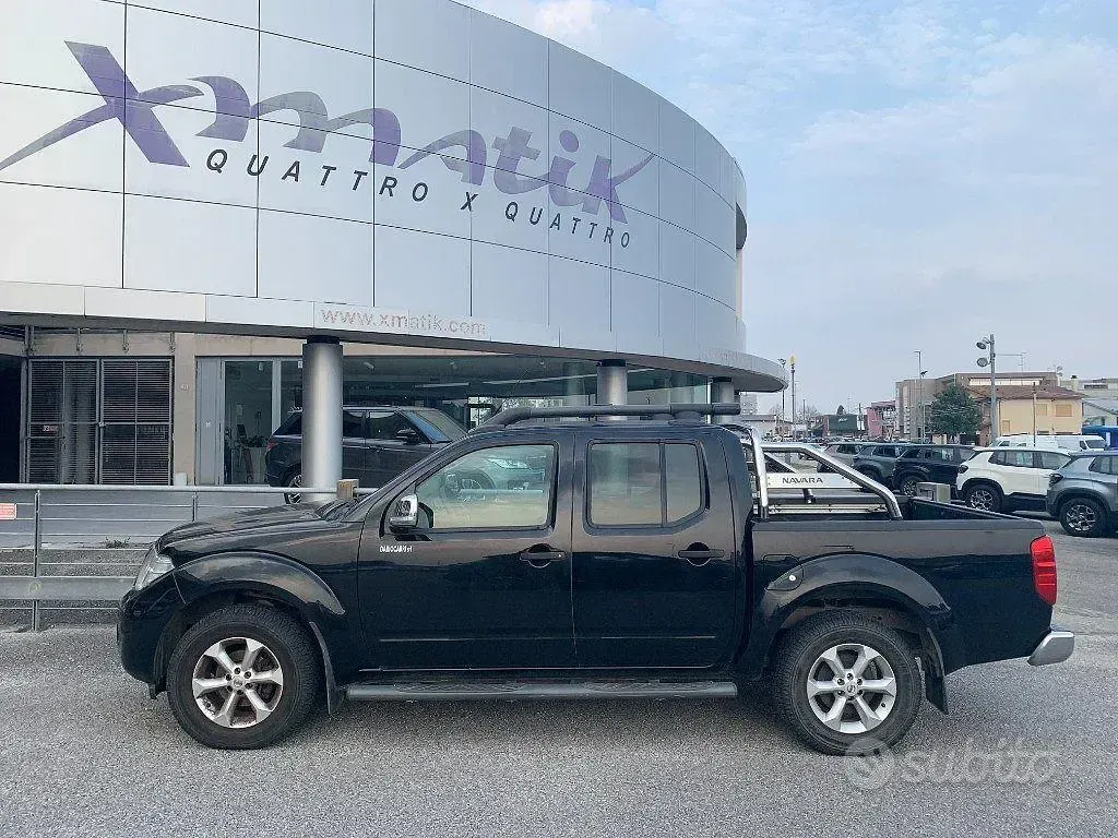 Usata Nissan Navara 190 CV (139 kW) 2012 Nero pastello Pick-up