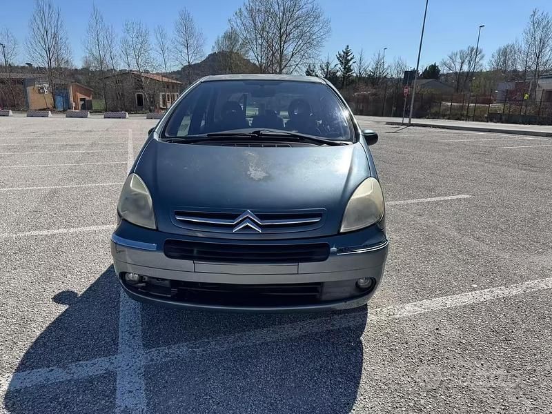 Usata Citroën Xsara Picasso 95 CV (69 kW) 2005 Grigio Monovolume