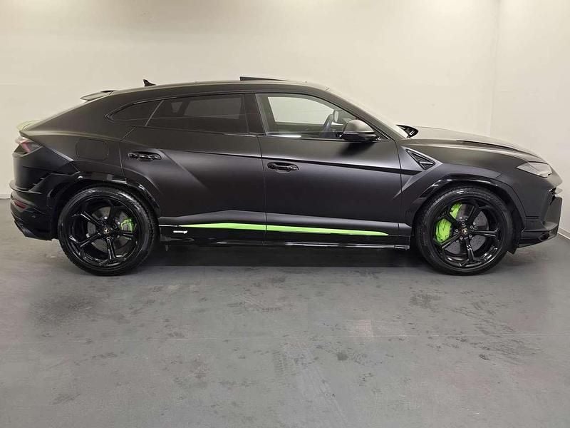 Usata Lamborghini Urus 666 CV (489 kW) 2023 Nero SUV