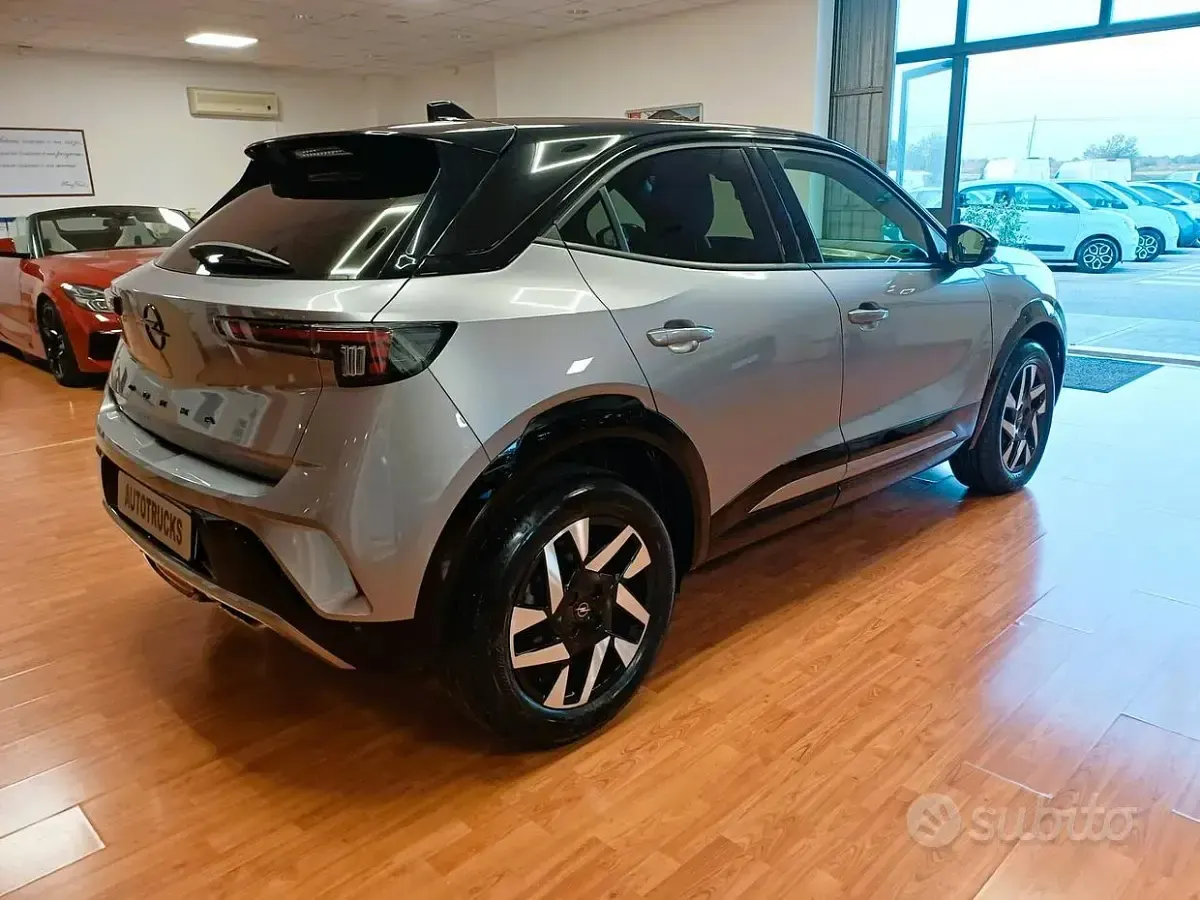 Usata Opel Mokka Edition 131 CV (96 kW) 2025 Grigio SUV