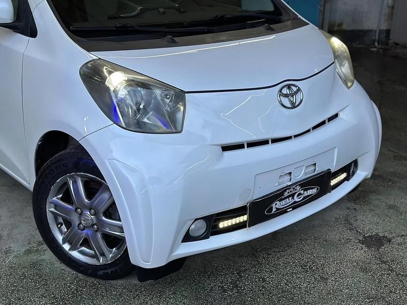 Usata Toyota iQ 90 CV (66 kW) 2009 Bianco Utilitaria