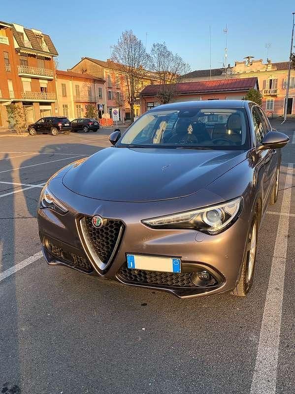Usata 2017 Alfa Romeo Stelvio Executive SUV | 15.300 € (Super prezzo) - Immagine 1/4