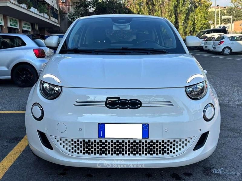Usata Fiat 500e Icon 42 kW (58 CV) 2021 Bianco Utilitaria