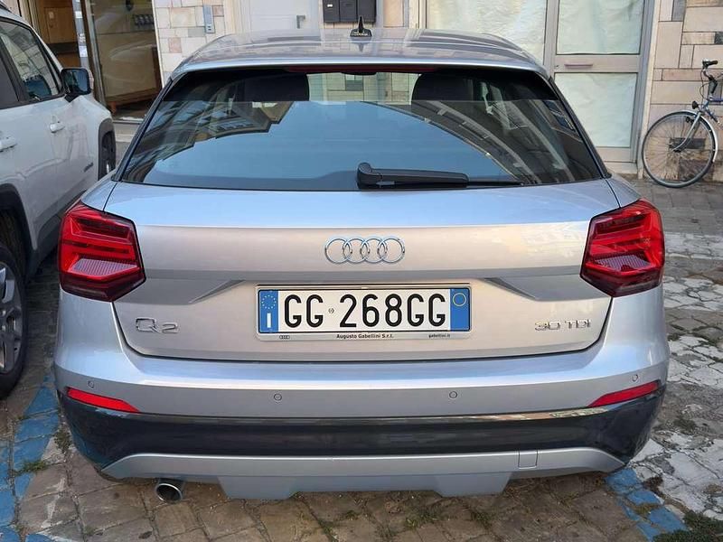 Usata Audi Q2 Business 116 CV (85 kW) 2021 Argento SUV