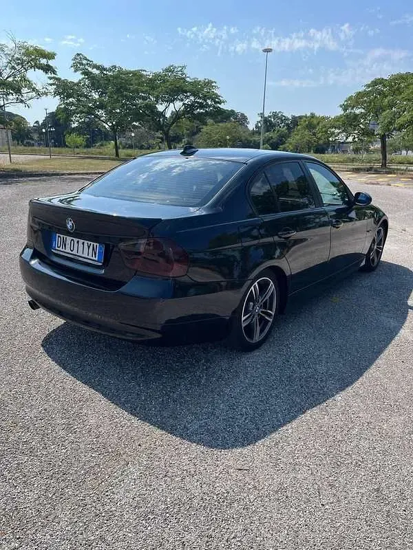 Usata BMW 320 177 CV (130 kW) 2008 Nero Berlina