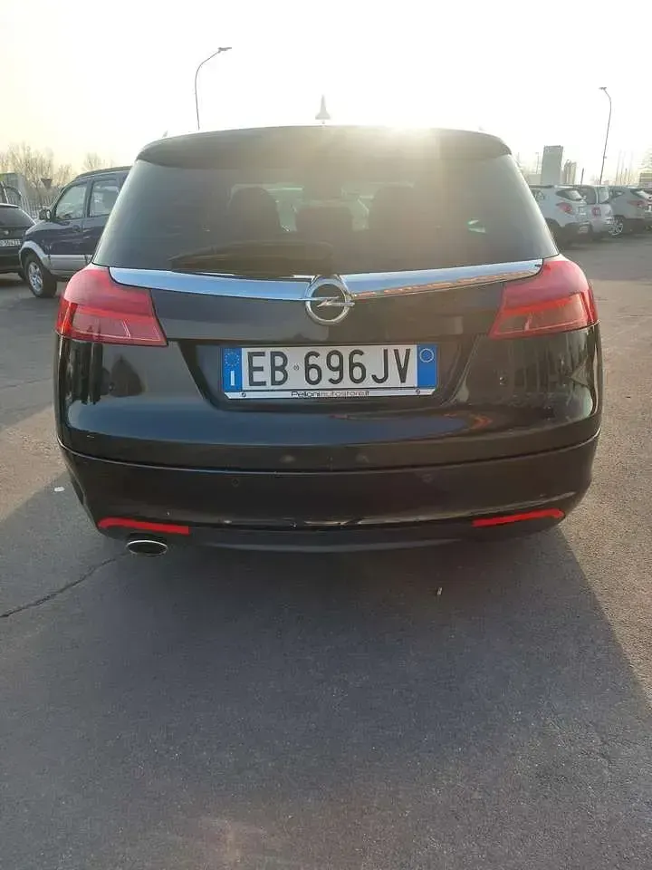 Usata Opel Insignia Cosmo 160 CV (117 kW) 2010 Nero Station wagon