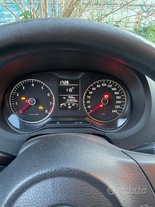 Usata VW Polo 69 CV (50 kW) 2014 Grigio Utilitaria