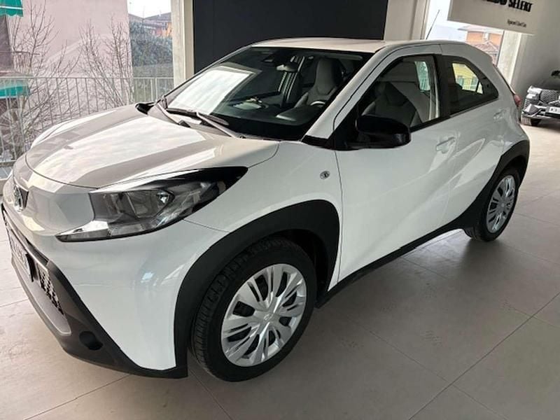 Usata Toyota Aygo X Active 72 CV (52 kW) 2023 Bianco SUV
