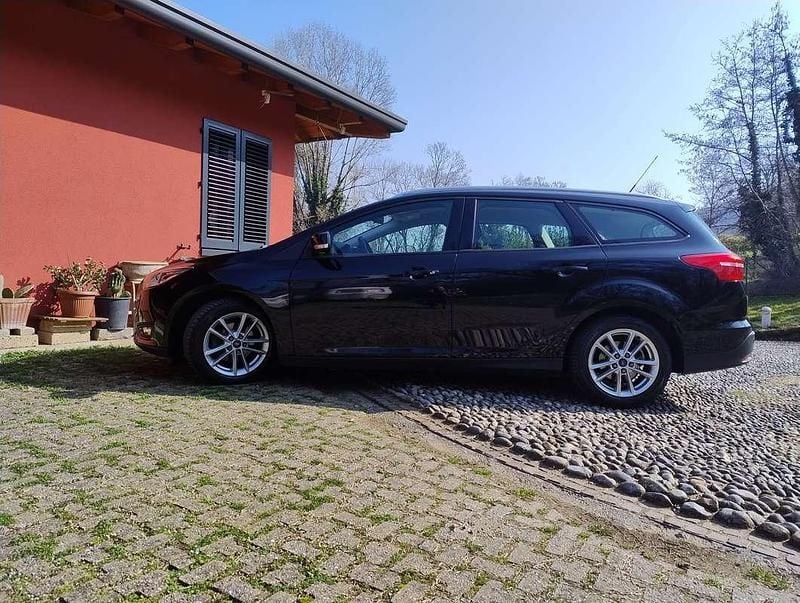 Usata Ford Focus Business Edition 120 CV (88 kW) 2016 Nero Station wagon