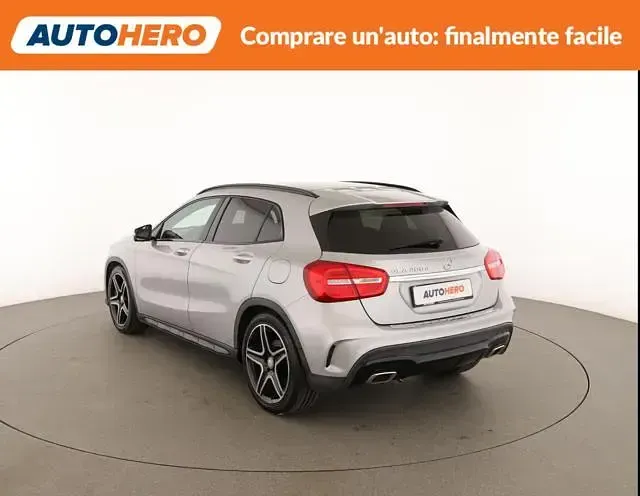 Usata Mercedes GLA200 Premium 136 CV (100 kW) 2016 Argento SUV