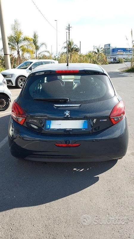 Usata Peugeot 208 82 CV (60 kW) 2017 Blu Utilitaria