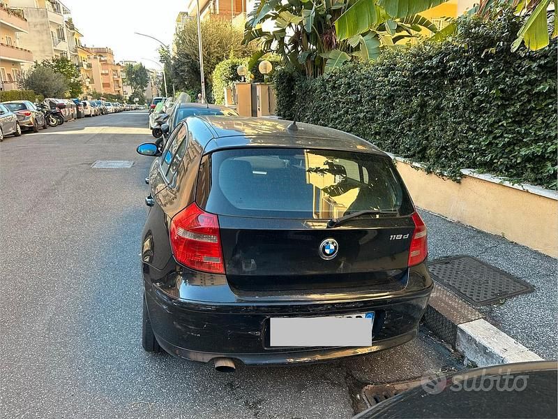 Usata BMW 118 143 CV (105 kW) 2007 Nero Utilitaria