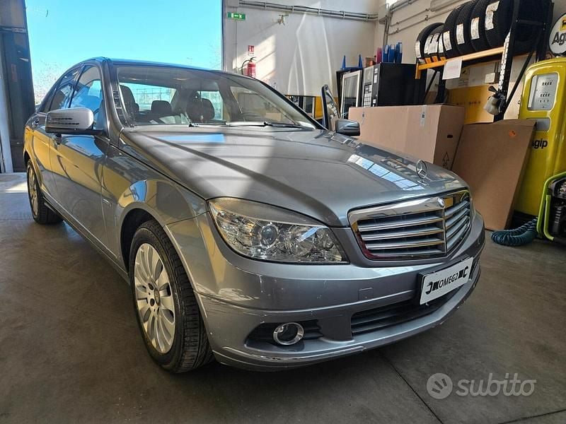 Usata Mercedes C220 170 CV (125 kW) 2011 Grigio Berlina