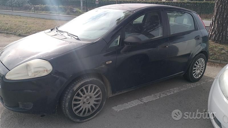 Usata Fiat Grande Punto 75 CV (55 kW) 2005 Blu Utilitaria