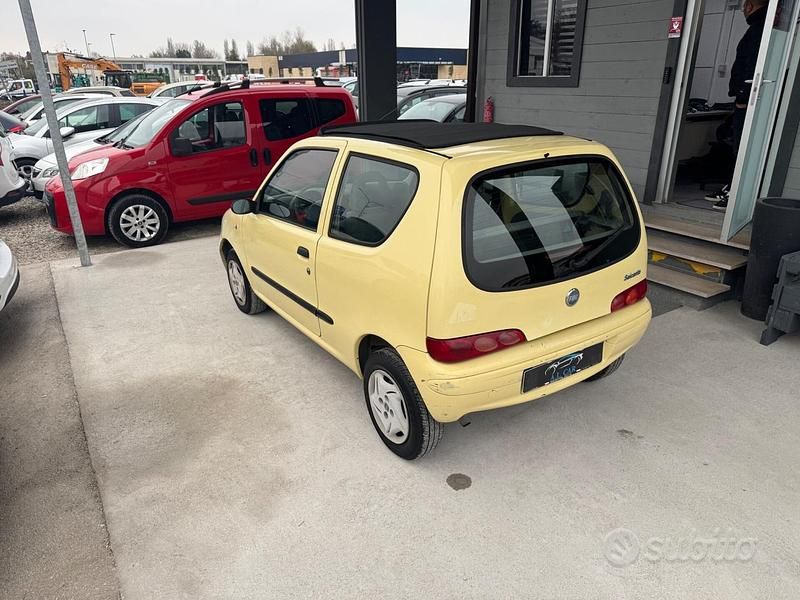 Usata Fiat 600 54 CV (39 kW) 2007 Giallo Berlina
