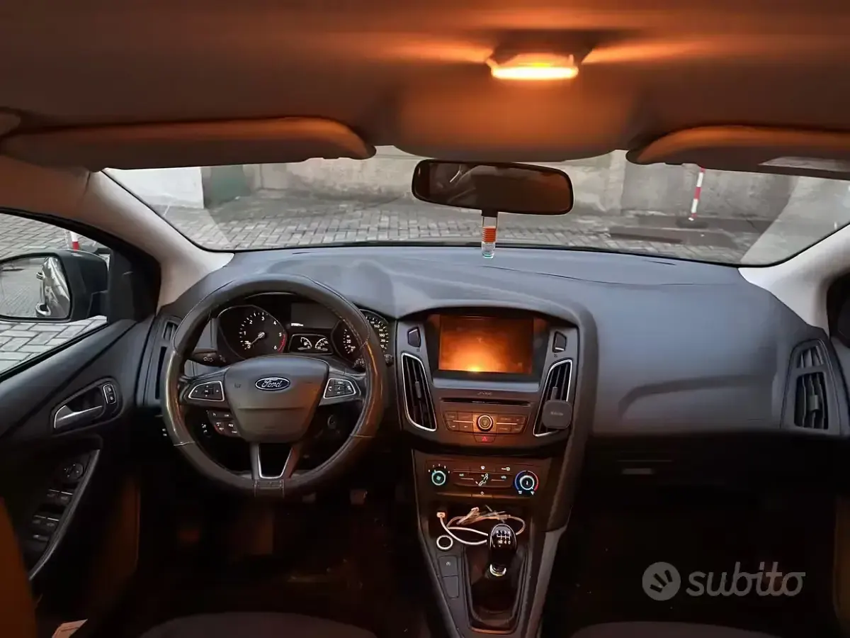 Usata Ford Focus 150 CV (110 kW) 2017 Grigio Station wagon