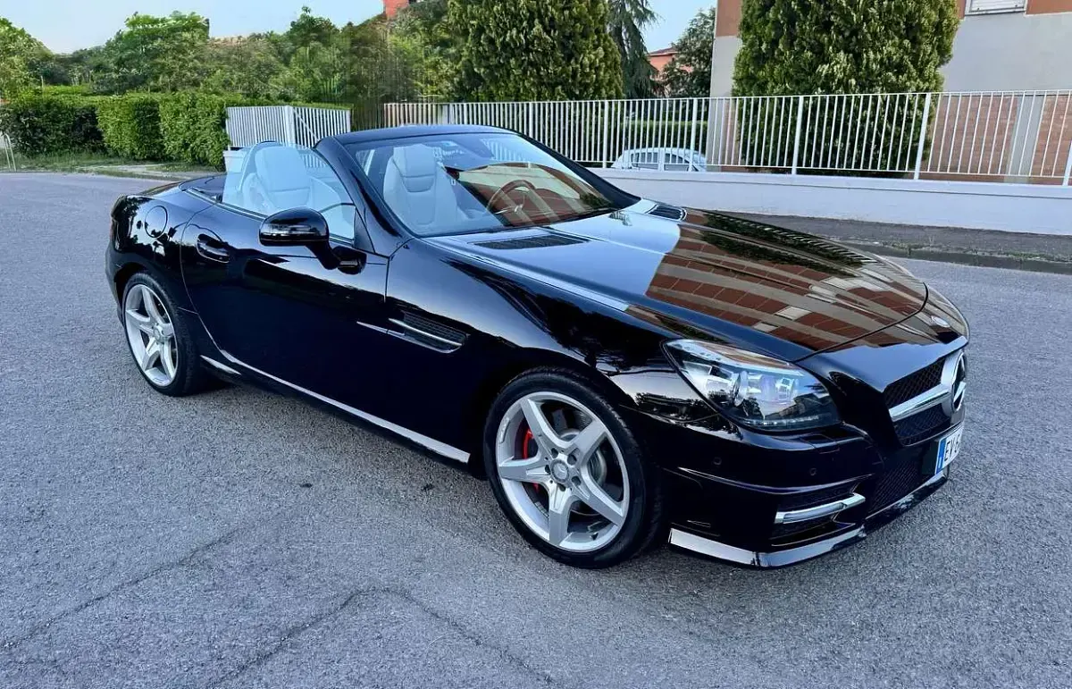 Usado Mercedes SLK200 AMG 184 CV (135 kW) 2014 Negro Descapotable