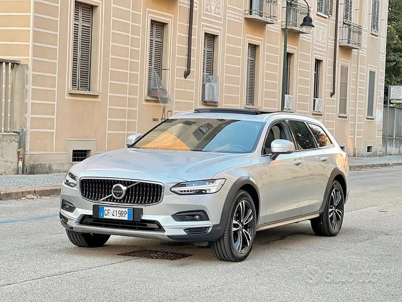 Argento metallizzato Usata 2021 Volvo V90 CC Business Edition Station wagon | 36.400 € - Immagine 1/4