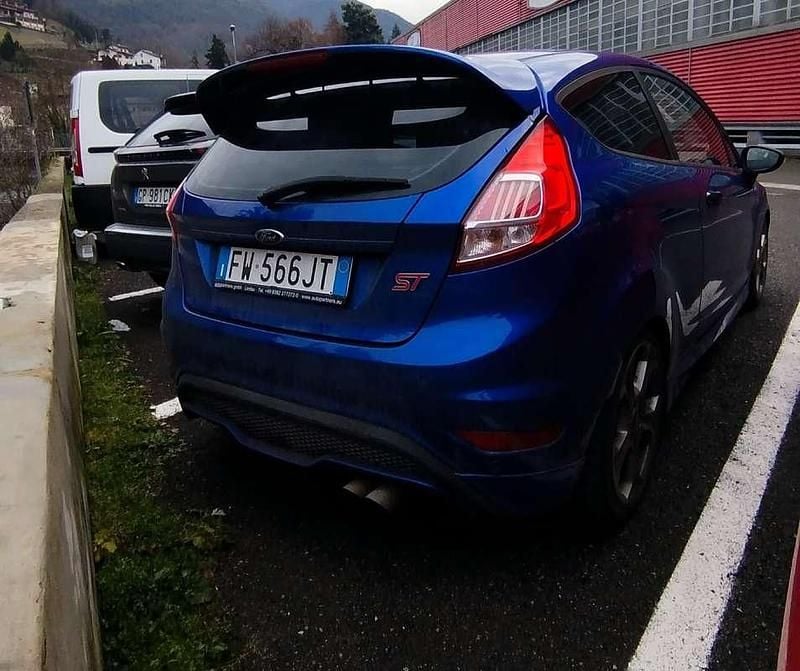 Usata Ford Fiesta ST 182 CV (133 kW) 2017 Berlina