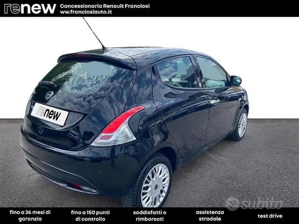 Usata Lancia Ypsilon Gold 69 CV (50 kW) 2017 Nero Utilitaria