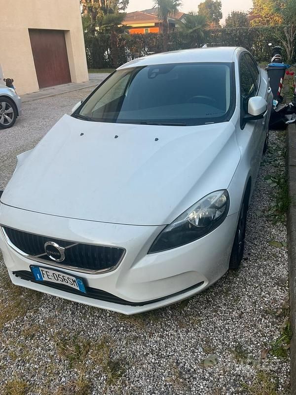 Usata Volvo V40 2016 Bianco Berlina