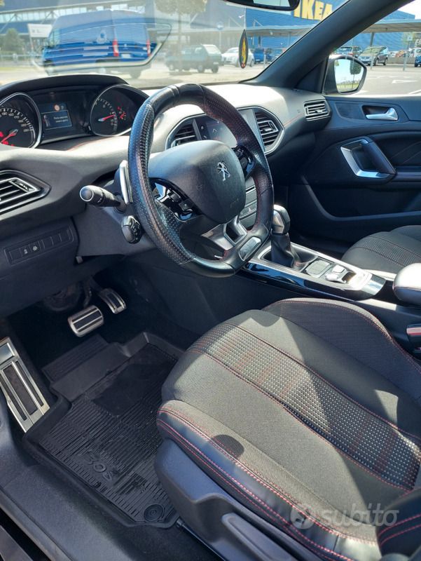 Usata Peugeot 308 GT-line 120 CV (88 kW) 2017 Nero Berlina