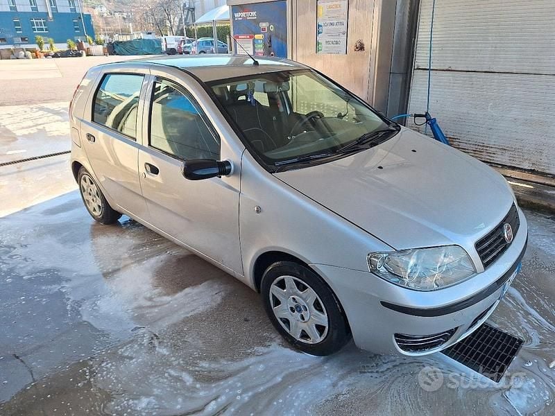 Usata Fiat Punto 2004 Grigio Utilitaria