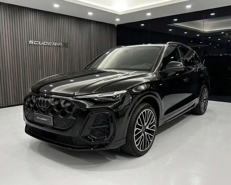 Nero mythos Nuova 2025 Audi Q5 S-Line SUV | 82.900 € (Molto cara) - Immagine 1/4