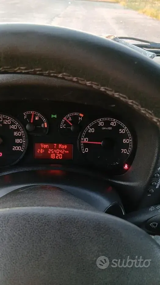 Usata Fiat Doblò 85 CV (62 kW) 2010 Bianco Monovolume