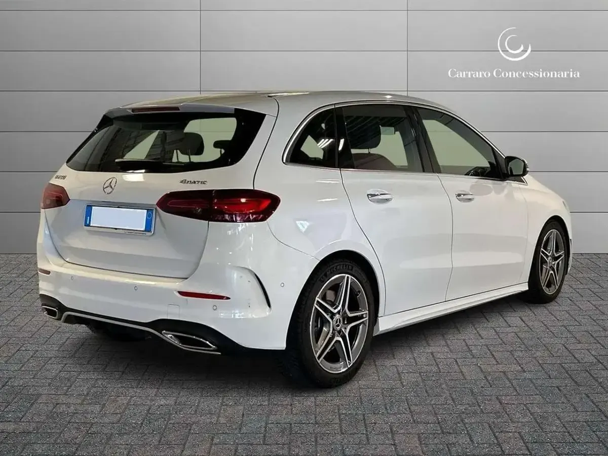 Usata Mercedes B250 Advanced Plus 224 CV (164 kW) 2023 Bianco metallizzato Utilitaria