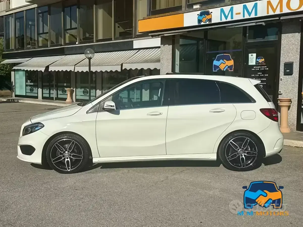 Usata Mercedes B200 Premium 136 CV (100 kW) 2016 Bianco Utilitaria