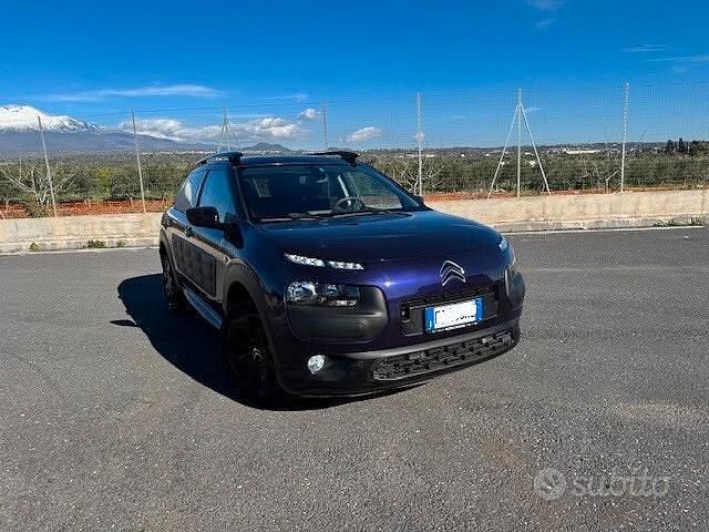 Usata Citroën C4 Cactus 99 CV (72 kW) 2016 Viola Utilitaria