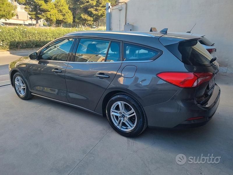 Usata Ford Focus Business Edition 95 CV (69 kW) 2021 Grigio Station wagon