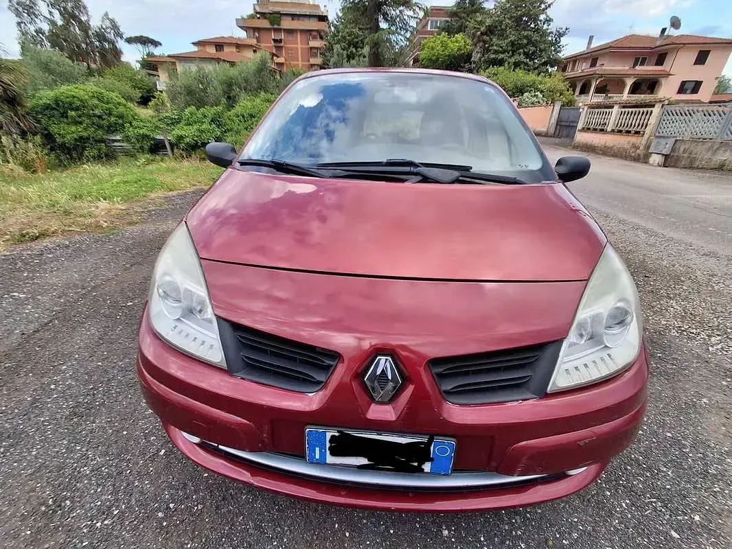 Usata Renault Scénic II Dynamique 111 CV (81 kW) 2007 Rosso Monovolume