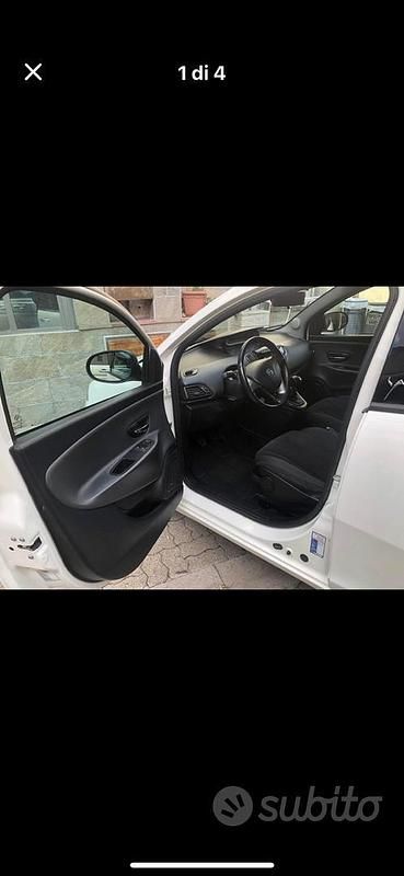 Usata Lancia Ypsilon 2011 Bianco Utilitaria