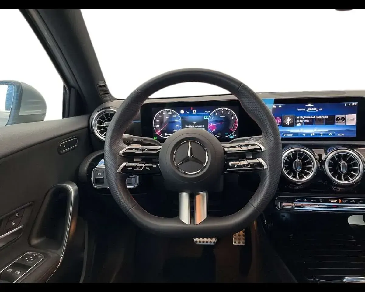 Usata Mercedes A180 AMG line 136 CV (100 kW) 2025 Argento Berlina