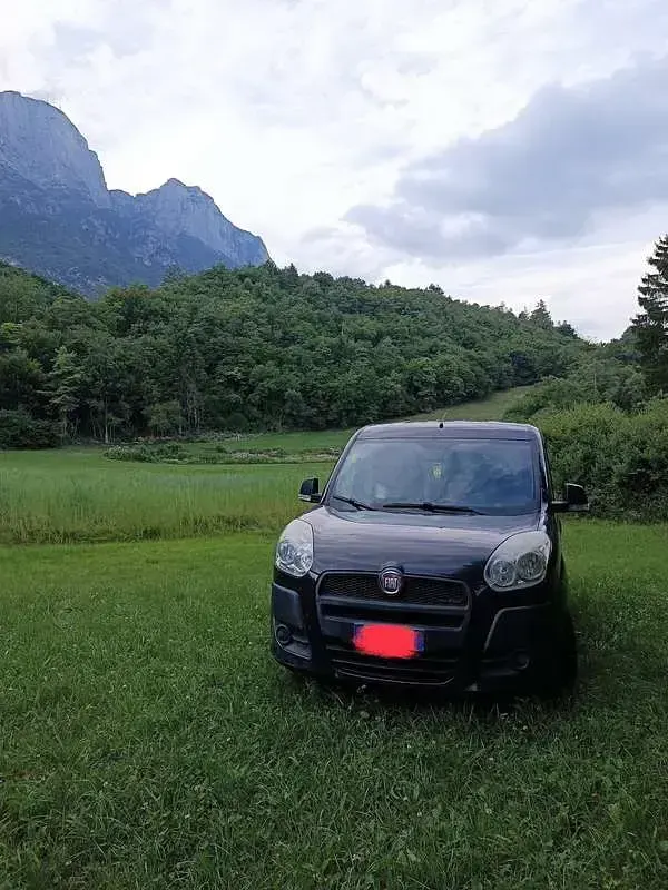 Usata Fiat Doblò Dynamic 115 CV (84 kW) 2011 Nero Monovolume