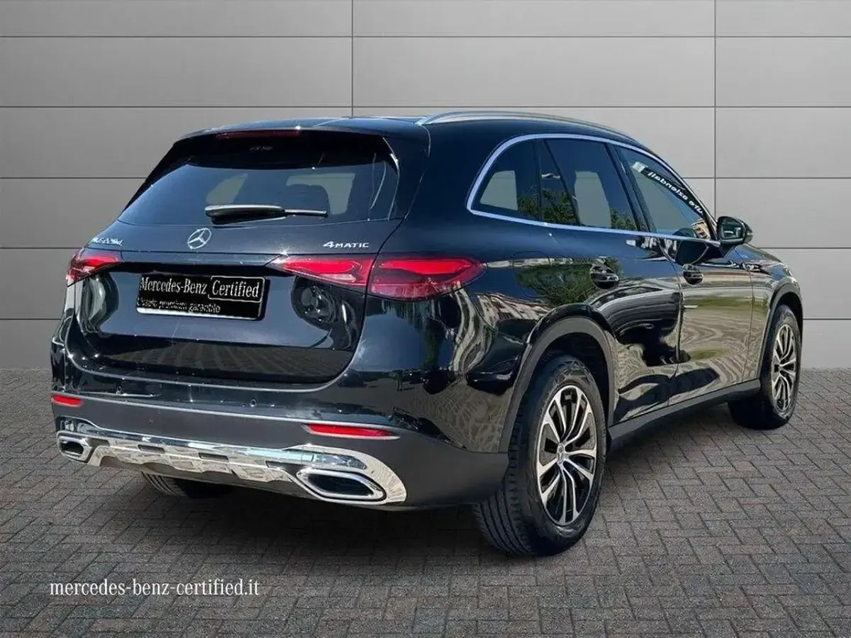 Usata Mercedes GLC220 Advanced 197 CV (144 kW) 2024 Nero metallizzato SUV