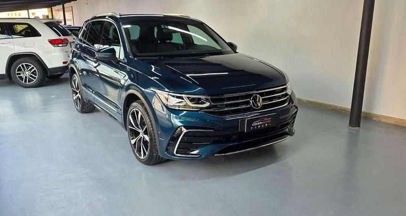 Usata VW Tiguan R-line 150 CV (110 kW) 2021 Blu/azzurro SUV