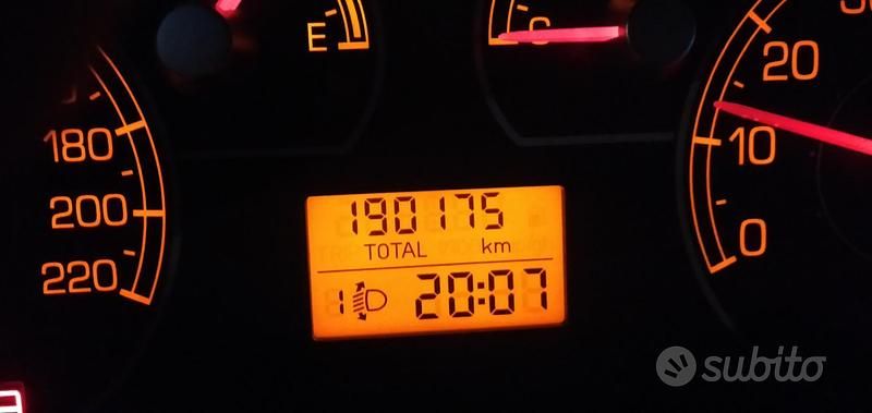 Usata Fiat Punto 65 CV (47 kW) 2007 Blu Berlina